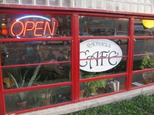 22575_243675439894_7953493_n